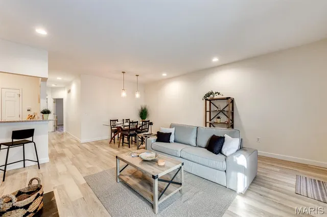 $275,000 | 4111 West Pine Boulevard, Unit 11, St. Louis, MO 63108