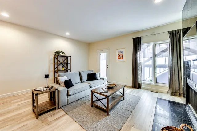 $275,000 | 4111 West Pine Boulevard, Unit 11, St. Louis, MO 63108