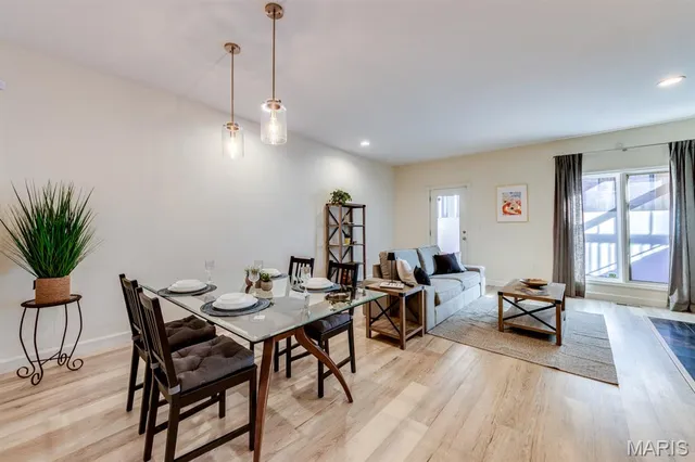 $275,000 | 4111 West Pine Boulevard, Unit 11, St. Louis, MO 63108