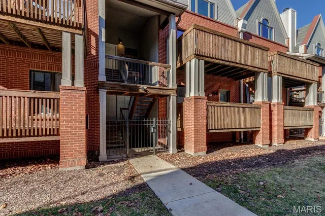 $275,000 | 4111 West Pine Boulevard, Unit 11, St. Louis, MO 63108