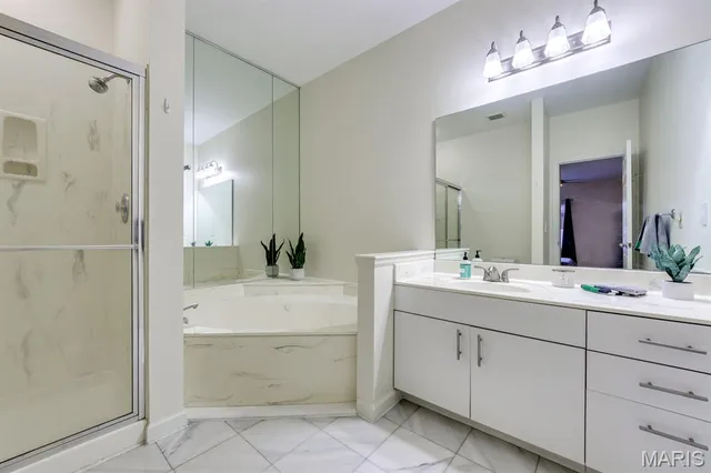 $275,000 | 4111 West Pine Boulevard, Unit 11, St. Louis, MO 63108