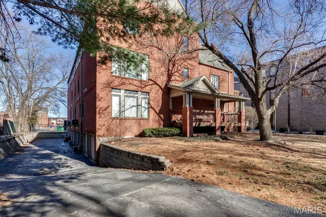 $275,000 | 4111 West Pine Boulevard, Unit 11, St. Louis, MO 63108