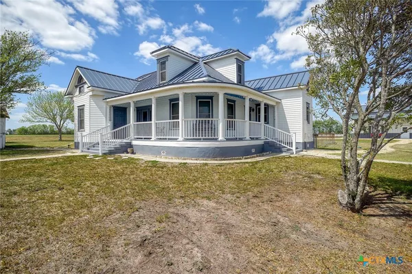 $1,099,000 | 1370 County Road 353, Shiner, TX 77984