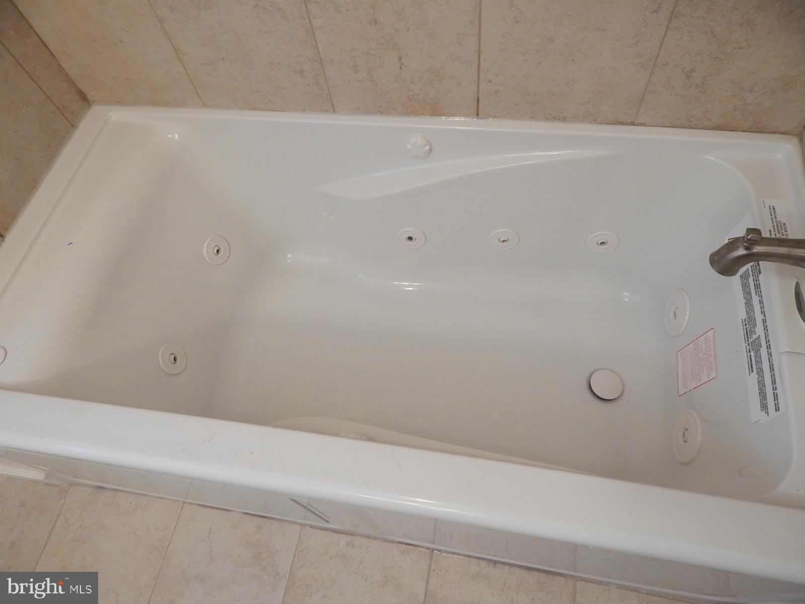 1704 Winford Road Baltimore, MD 21239 - Photo 13 of 25 Bath