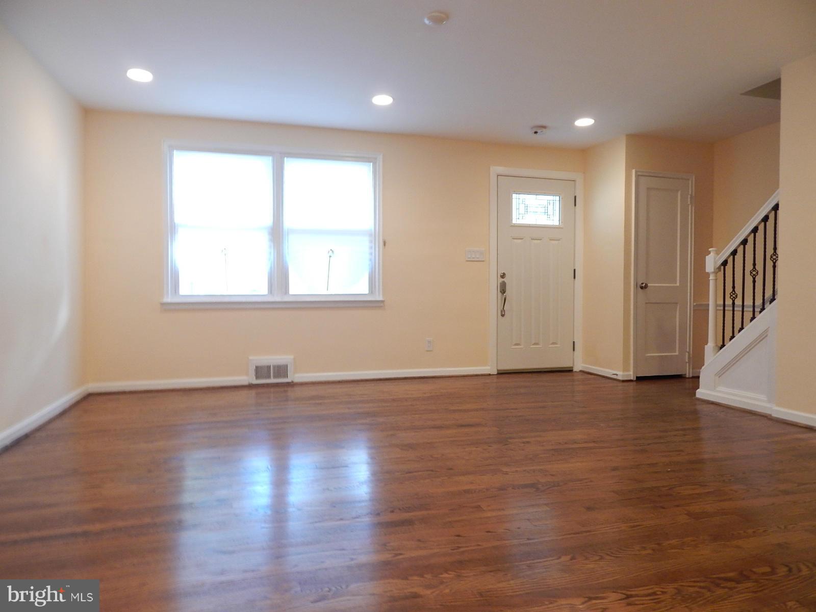 1704 Winford Road Baltimore, MD 21239 - Photo 3 of 25 Living Room