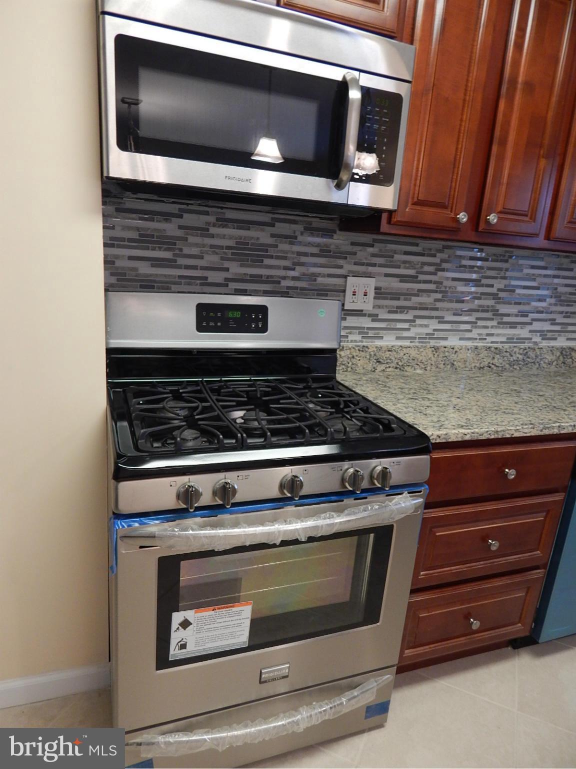 1704 Winford Road Baltimore, MD 21239 - Photo 8 of 25 Kitchen