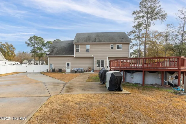 $389,900 | 433 Ridge Road, Jacksonville, NC 28540