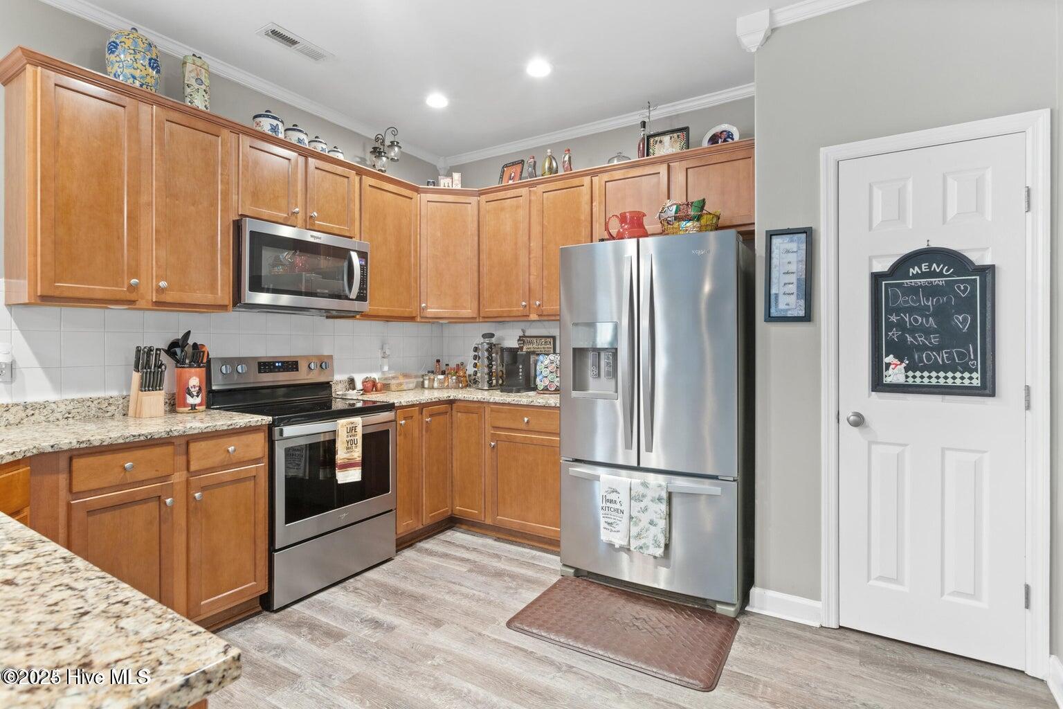 433 Ridge Road Jacksonville, NC 28540 - Photo 9 of 38 20241211173856985009000000-o