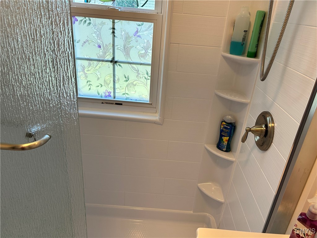 6572 Lakeshore Road Cicero, NY 13039 - Photo 27 of 49