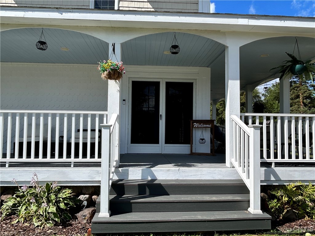 6572 Lakeshore Road Cicero, NY 13039 - Photo 4 of 49