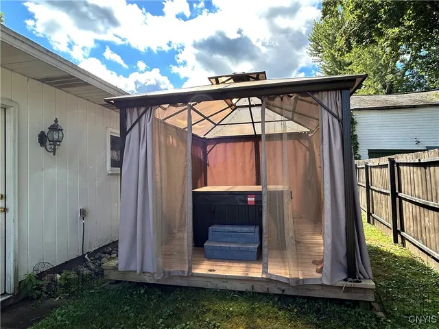 $368,000 | 6572 Lakeshore Road, Cicero, NY 13039