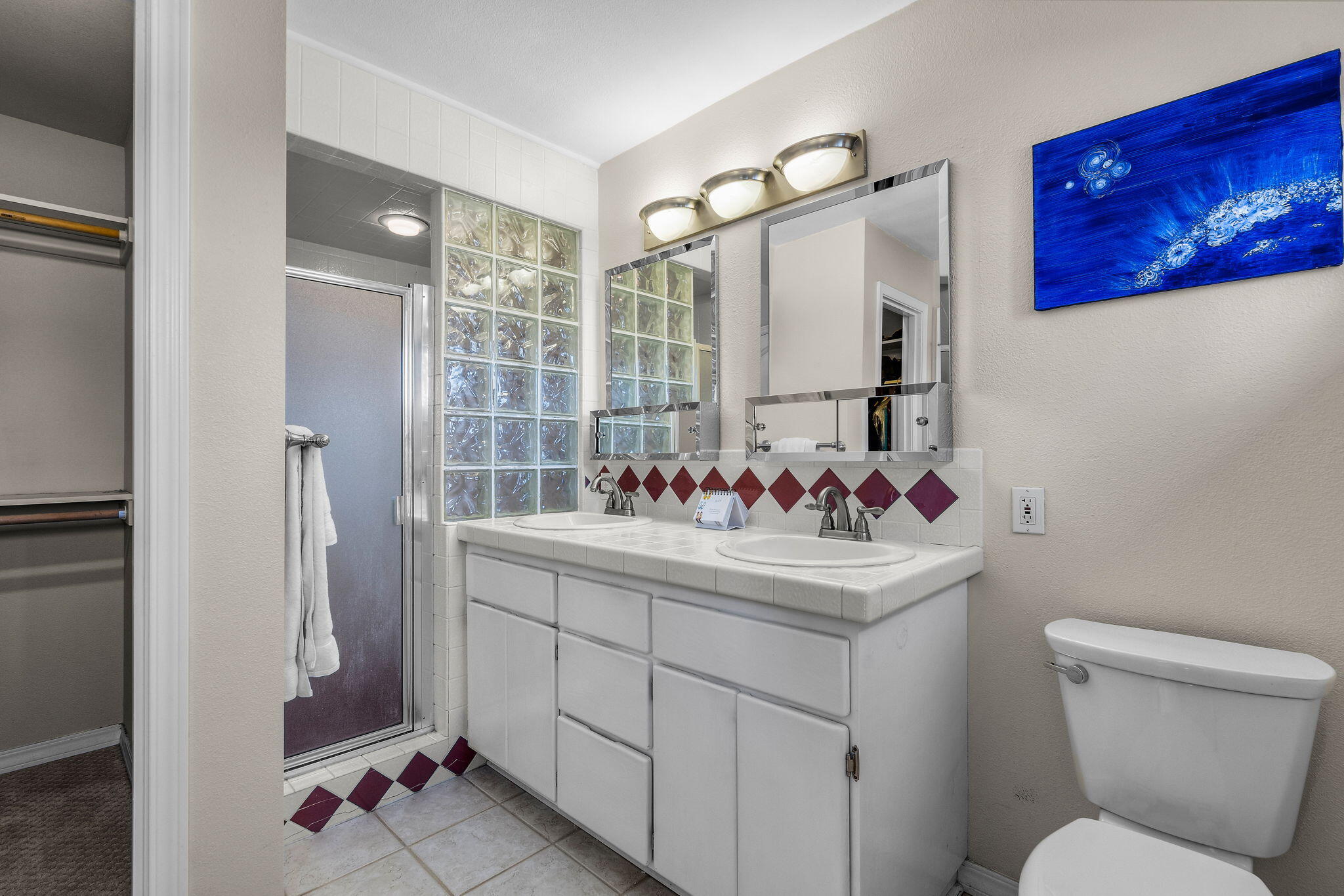 1210 Northeast Jones Road Bend, OR 97701 - Photo 13 of 27 Primary bathroom w/walk-in closet