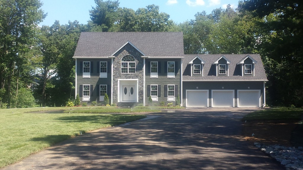 4 Trinity Court Andover, MA 01810 - Photo 1 of 16 Gallery Image 1