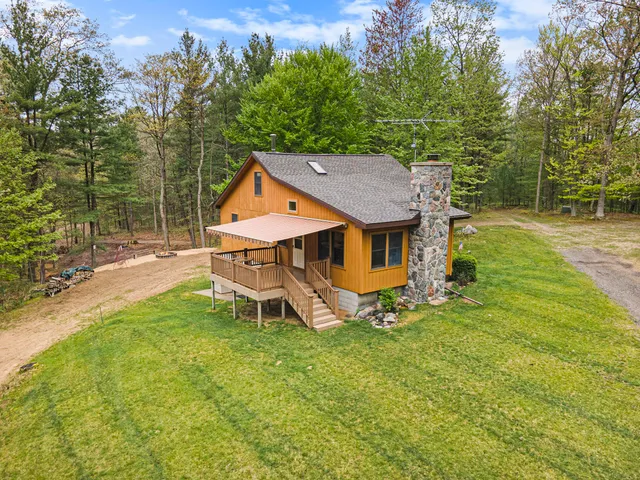 $1,000,000 | 4900 North Railroad Avenue, Pentwater, MI 49449