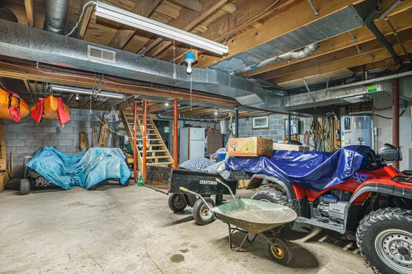 $1,000,000 | 4900 North Railroad Avenue, Pentwater, MI 49449