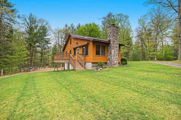 $1,000,000 | 4900 North Railroad Avenue, Pentwater, MI 49449