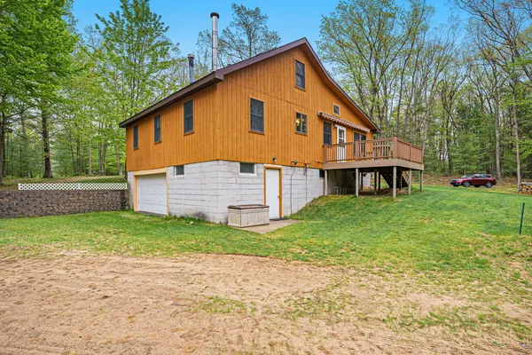 $1,000,000 | 4900 North Railroad Avenue, Pentwater, MI 49449