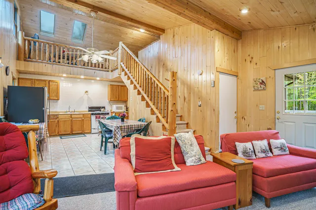 $1,000,000 | 4900 North Railroad Avenue, Pentwater, MI 49449