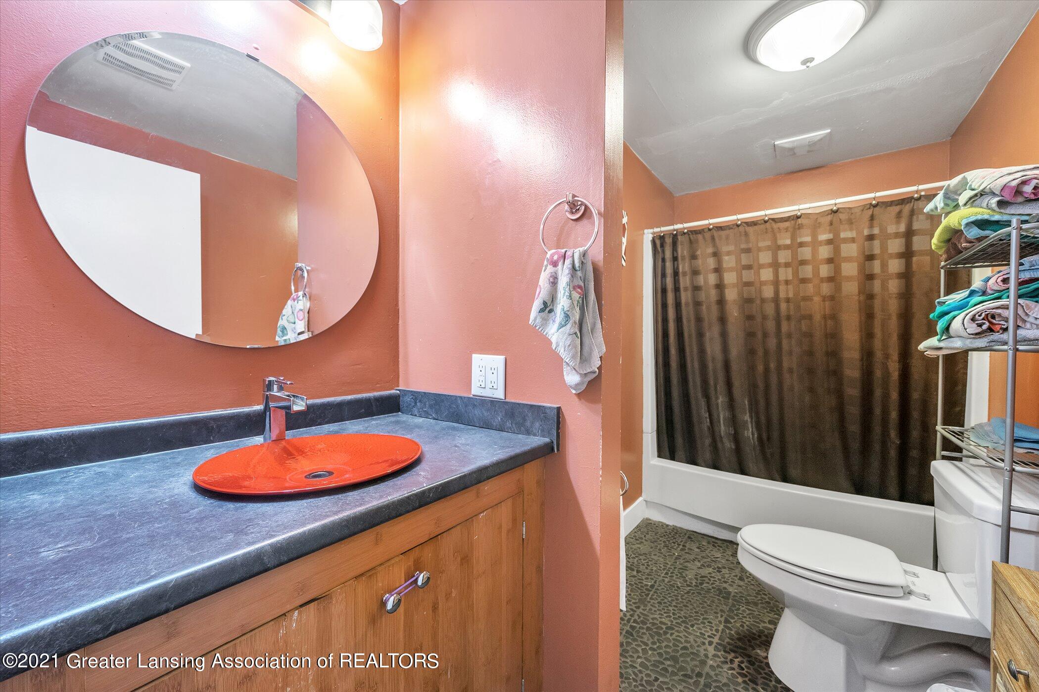 1522 Pierce Road Lansing, MI 48910 - Photo 14 of 27 17-1522-Pierce-Rd-WindowStill-Real-Estat