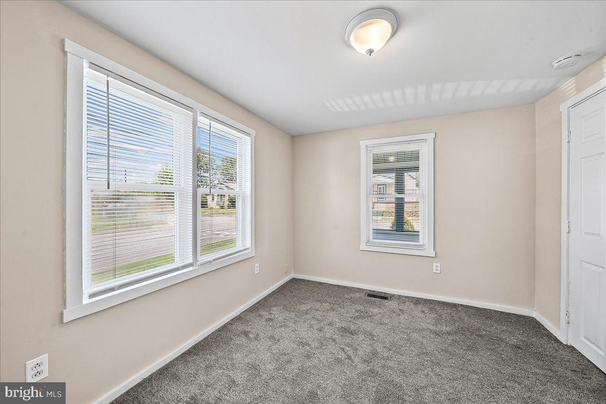 1242 Chestnut Street Marcus Hook, PA 19061 - Photo 10 of 32