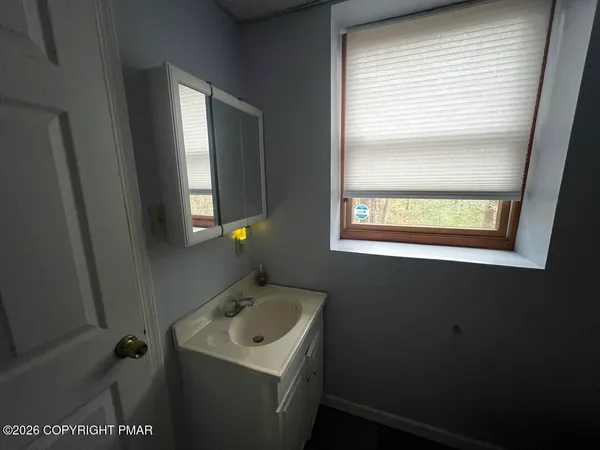 $1,000 | 370 Andrews Circle, Stroudsburg, PA 18360