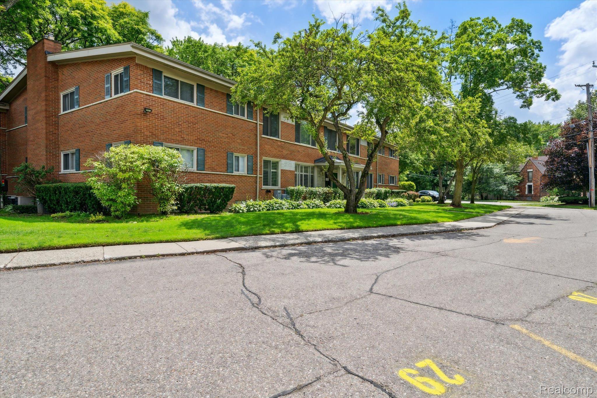 850 North Adams Road, Unit 5 Birmingham, MI 48009 - Photo 4 of 29