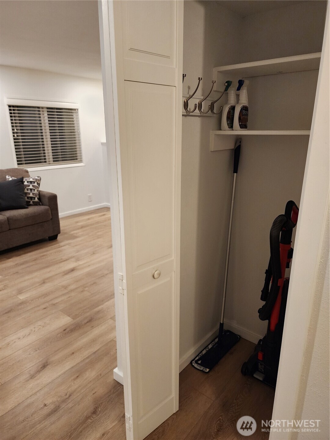 201 Union Avenue Southeast, Unit 43 Renton, WA 98059 - Photo 23 of 34 a view of a walk in closet