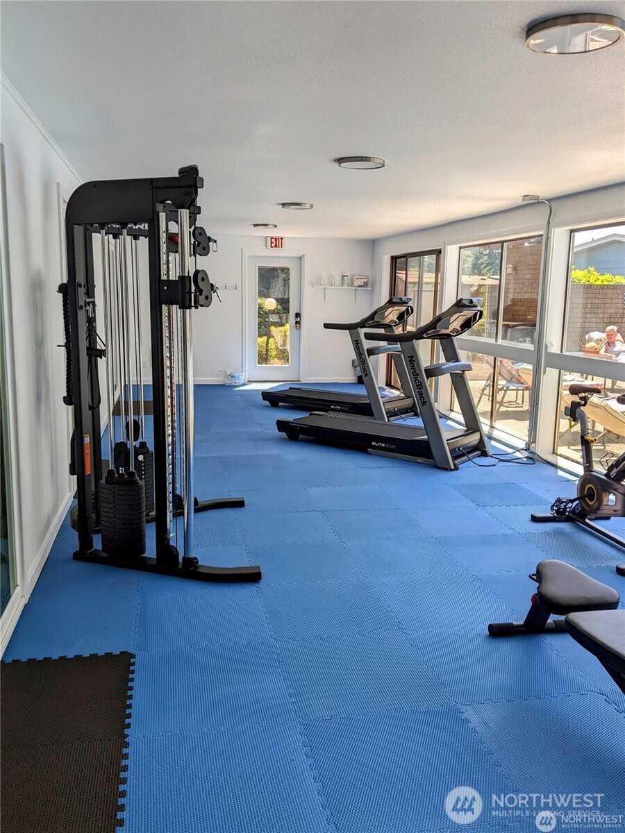 201 Union Avenue Southeast, Unit 43 Renton, WA 98059 - Photo 30 of 34 a view of a room with gym equipment