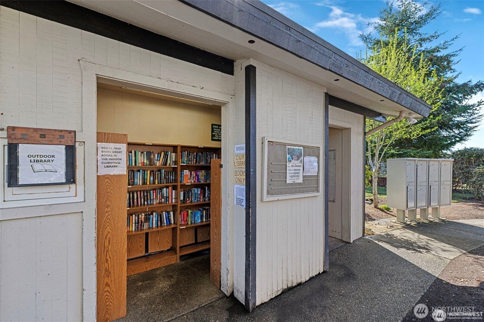 201 Union Avenue Southeast, Unit 43 Renton, WA 98059 - Photo 32 of 34 a view of front door