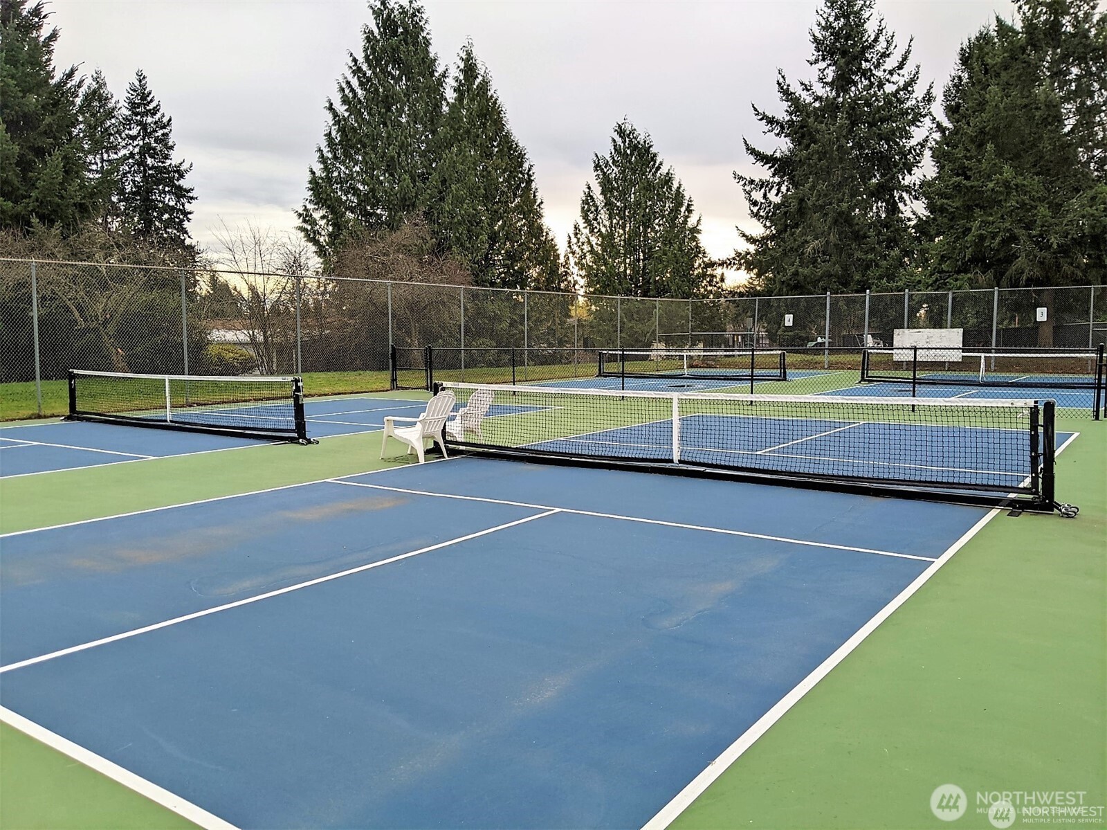 201 Union Avenue Southeast, Unit 43 Renton, WA 98059 - Photo 33 of 34 a view of a tennis court