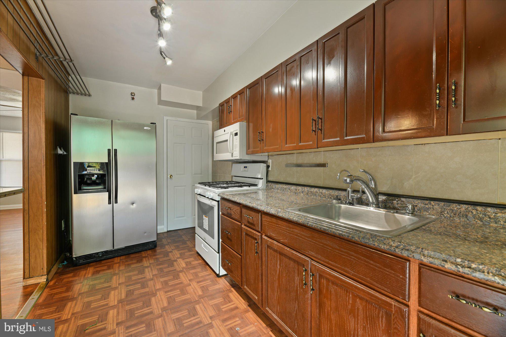 636 Brisbane Road Baltimore, MD 21229 - Photo 15 of 31