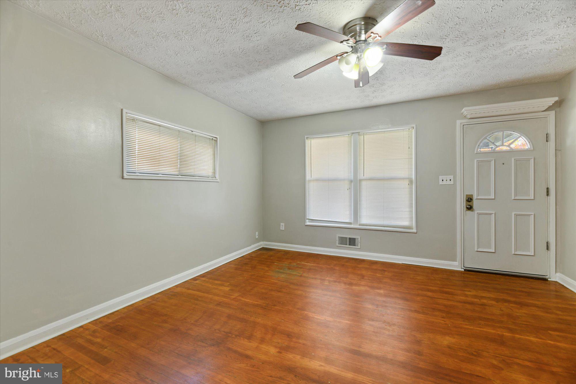 636 Brisbane Road Baltimore, MD 21229 - Photo 7 of 31