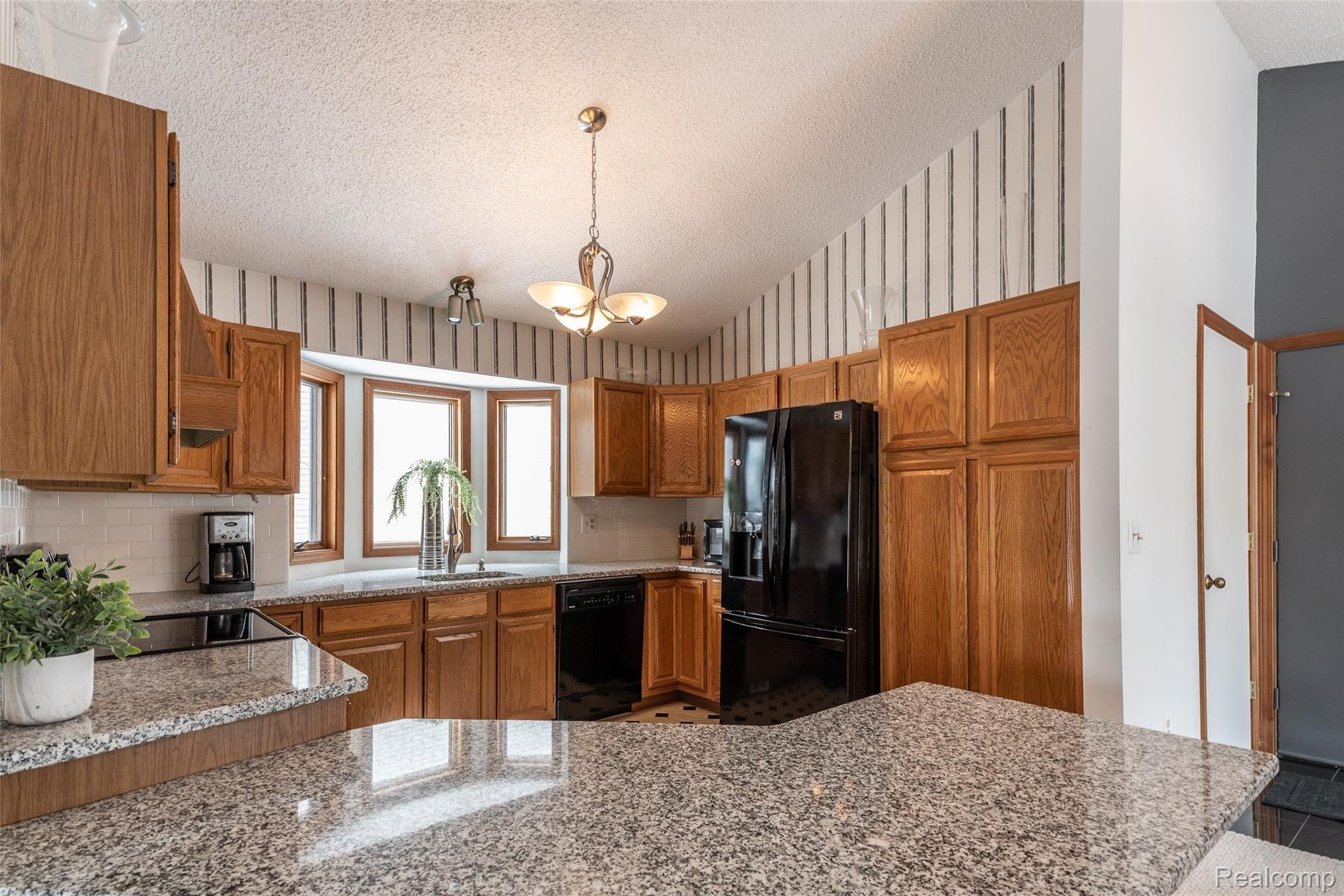 2860 Ranieri Drive Troy, MI 48085 - Photo 10 of 58 DSC_5942.jpg