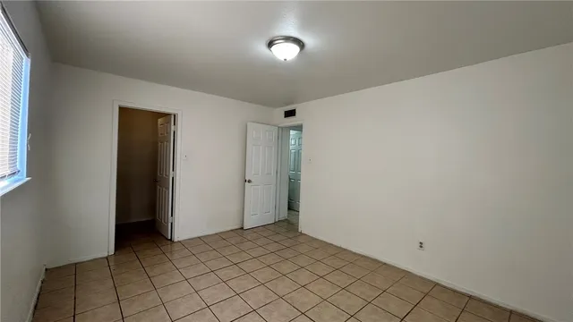 $1,060 | 1004 Austin Street, Unit 2, Portland, TX 78374