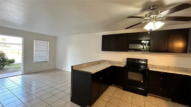 $1,060 | 1004 Austin Street, Unit 2, Portland, TX 78374