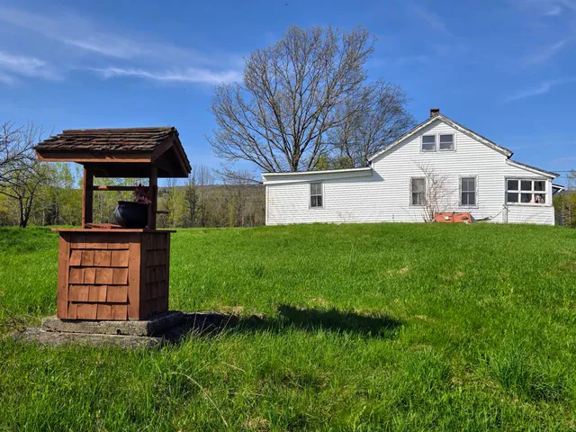 $80,000 | 22 Bray Hill Road, Phillips, ME 04966