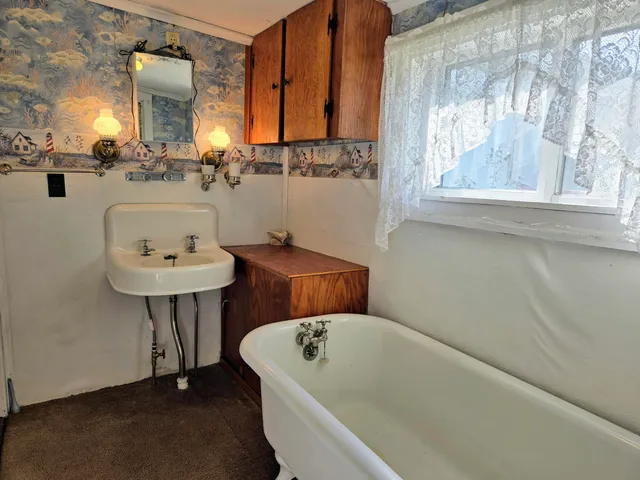 $80,000 | 22 Bray Hill Road, Phillips, ME 04966