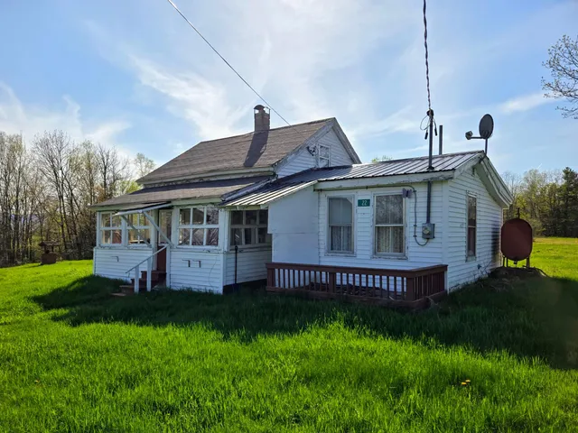 $80,000 | 22 Bray Hill Road, Phillips, ME 04966
