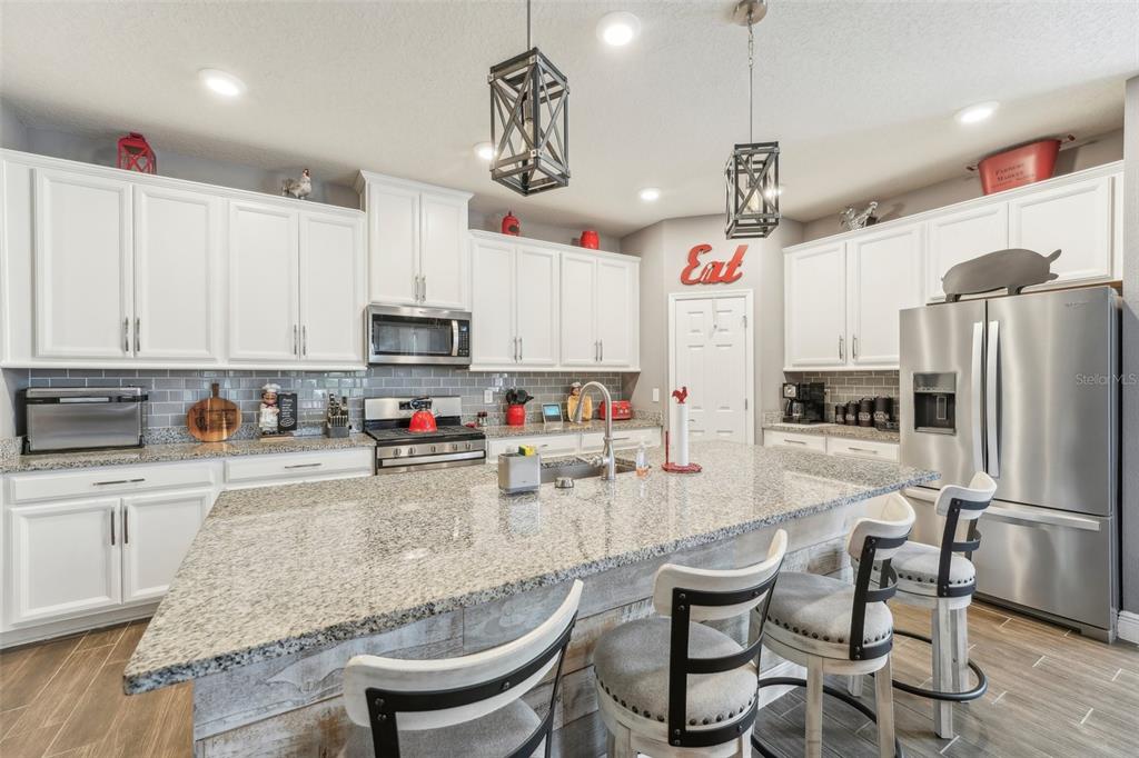 6028 Milestone Drive Apollo Beach, FL 33572 - Photo 18 of 80