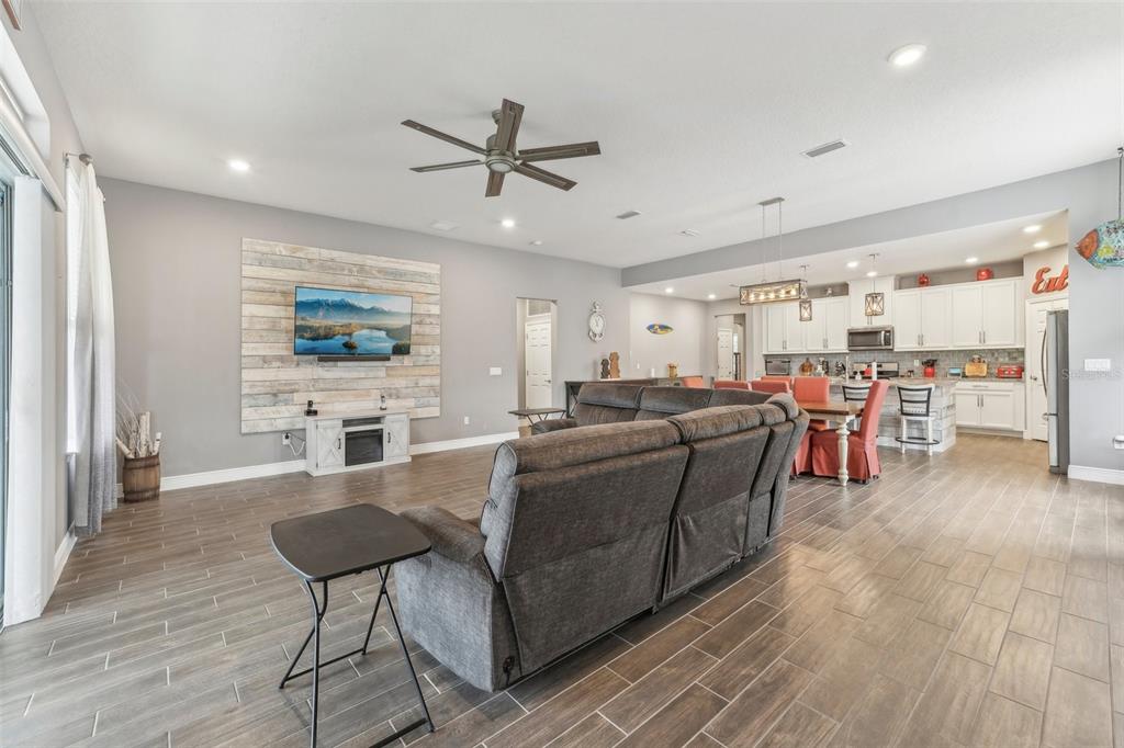 6028 Milestone Drive Apollo Beach, FL 33572 - Photo 8 of 80