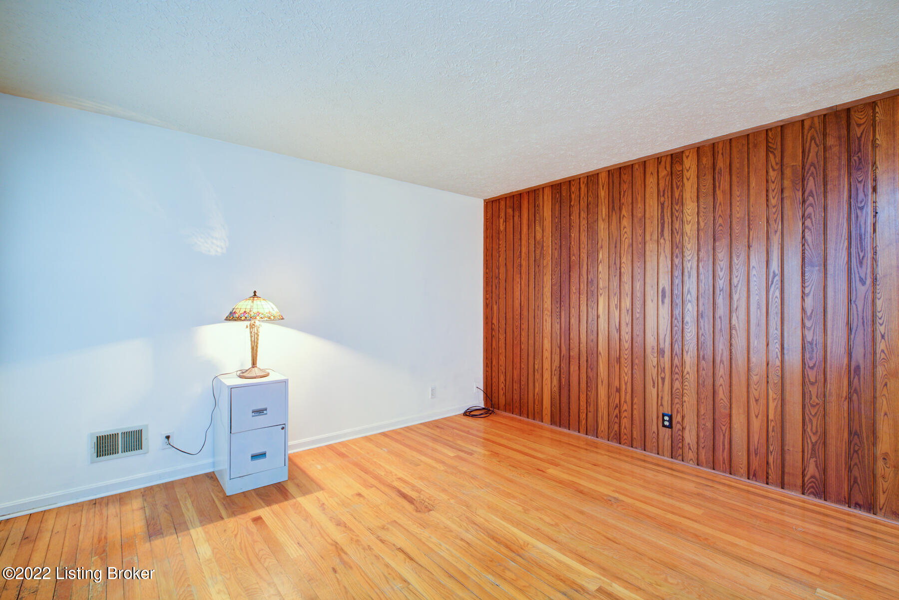 8821 Moody Road Louisville, KY 40219 - Photo 5 of 28 GSP-8821_Moody_Ln-3