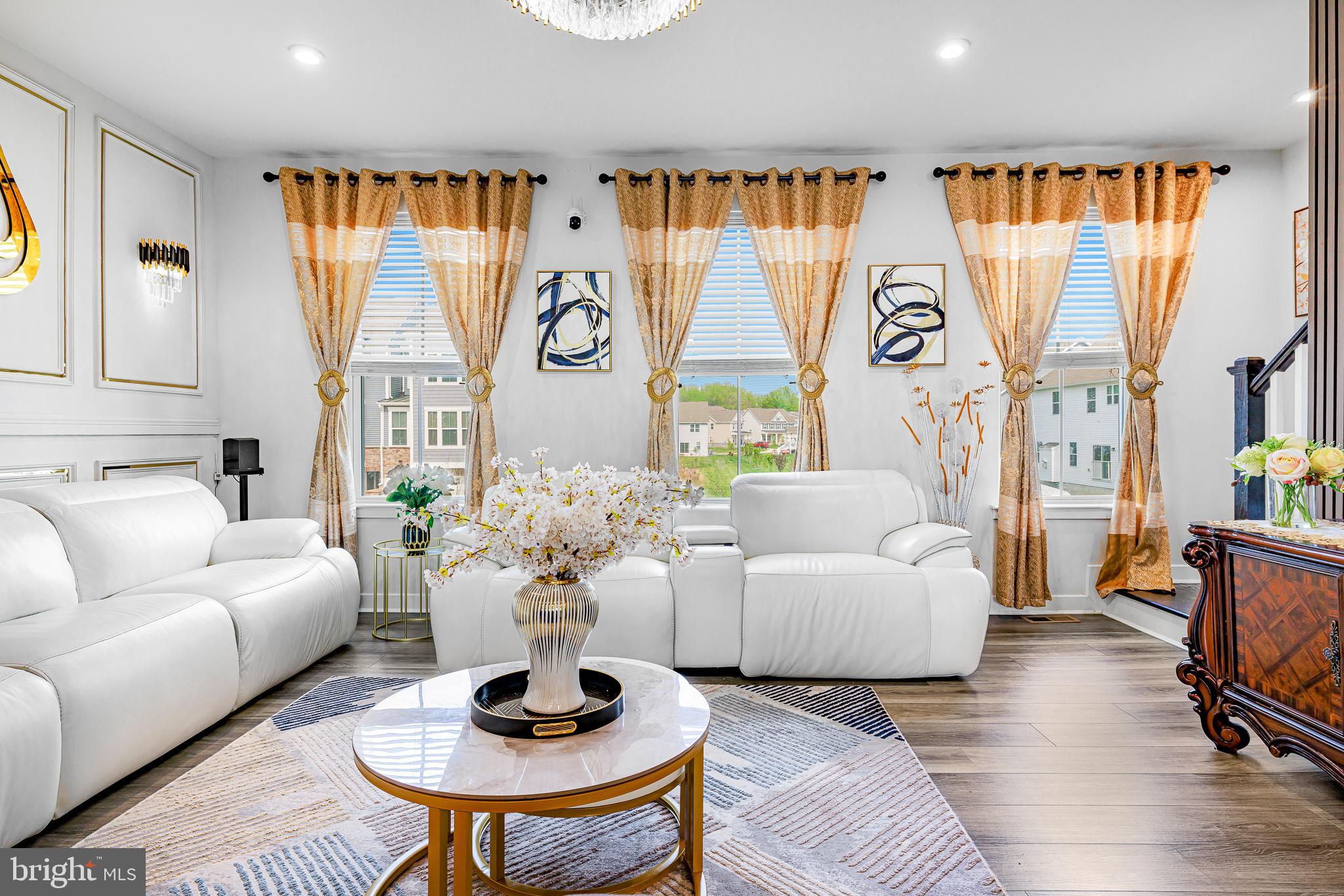 109 Torrey Drive Newark, DE 19702 - Photo 18 of 49 a living room with furniture and a table