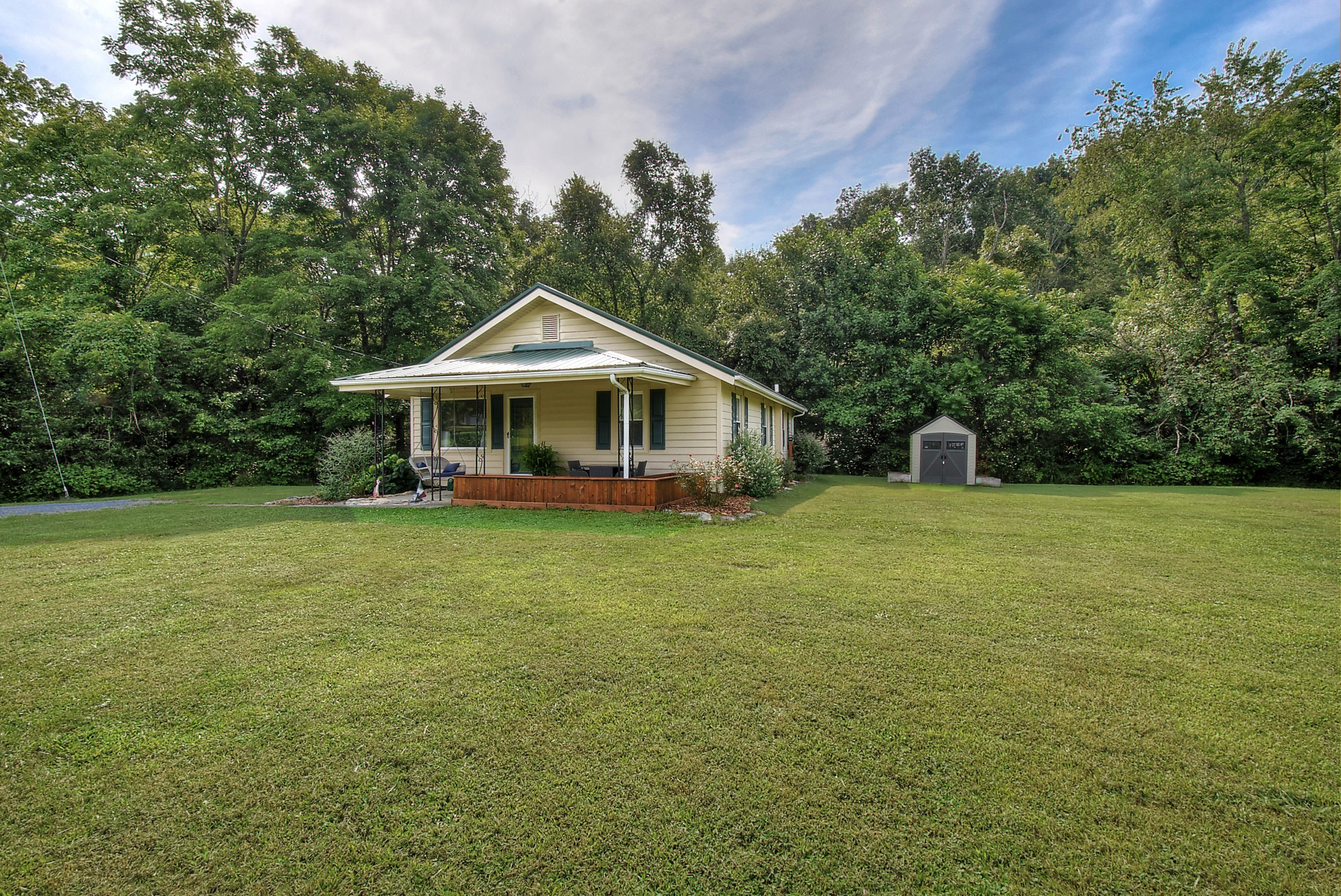 294 Sinking Creek Road Johnson City, TN 37601 - Photo 3 of 32 3