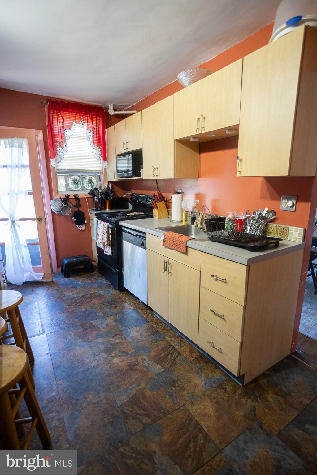 7741 Parkview Road Upper Darby, PA 19082 - Photo 15 of 40