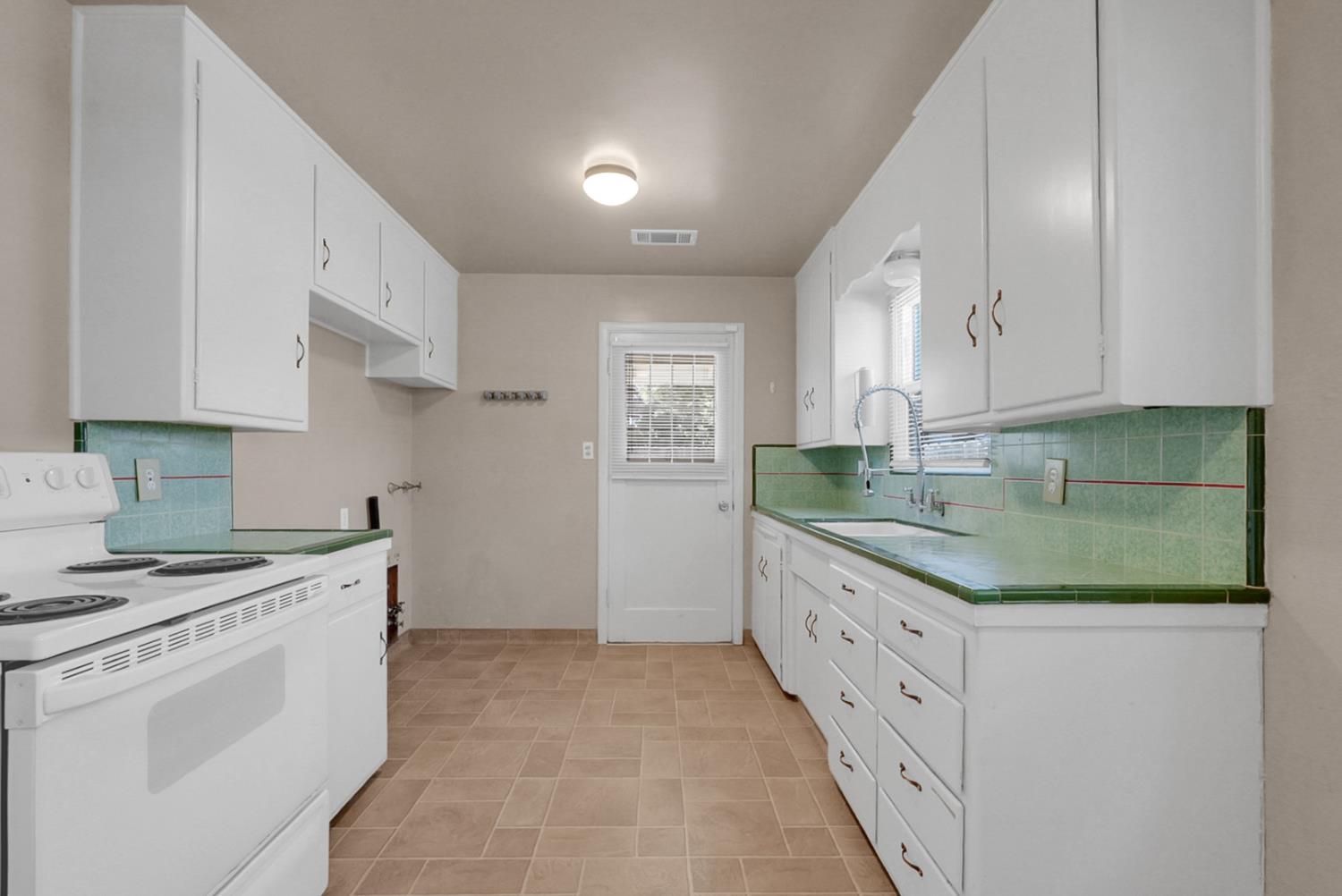 1322 Del Rey Avenue Modesto, CA 95350 - Photo 11 of 26