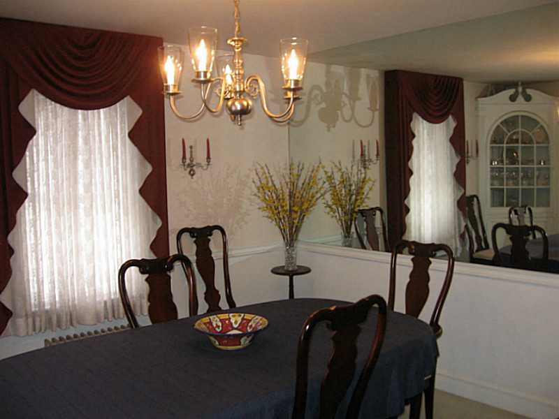 58 Briarcliffe Road Cranston, RI 02910 - Photo 11 of 25 Dining Room.