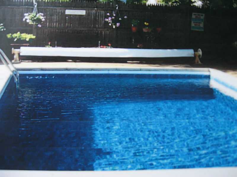 58 Briarcliffe Road Cranston, RI 02910 - Photo 4 of 25 Swimming Pool/Hot Tub/Sauna.