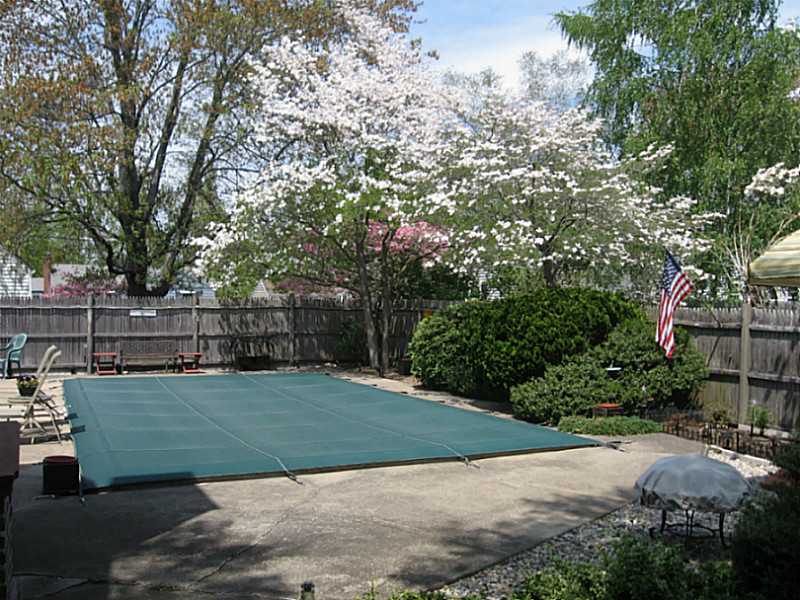 58 Briarcliffe Road Cranston, RI 02910 - Photo 6 of 25 Yard/Garden.