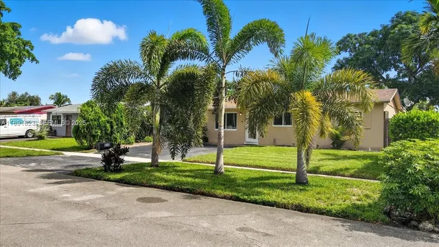 $425,000 | 514 Southwest 72nd Terrace, North Lauderdale, FL 33068