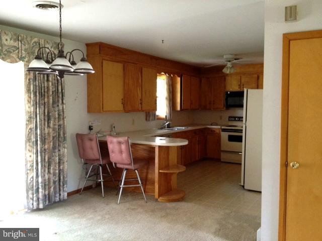 14731 Hicksville Road Clear Spring, MD 21722 - Photo 7 of 26 Kitchen and brkfst bar
